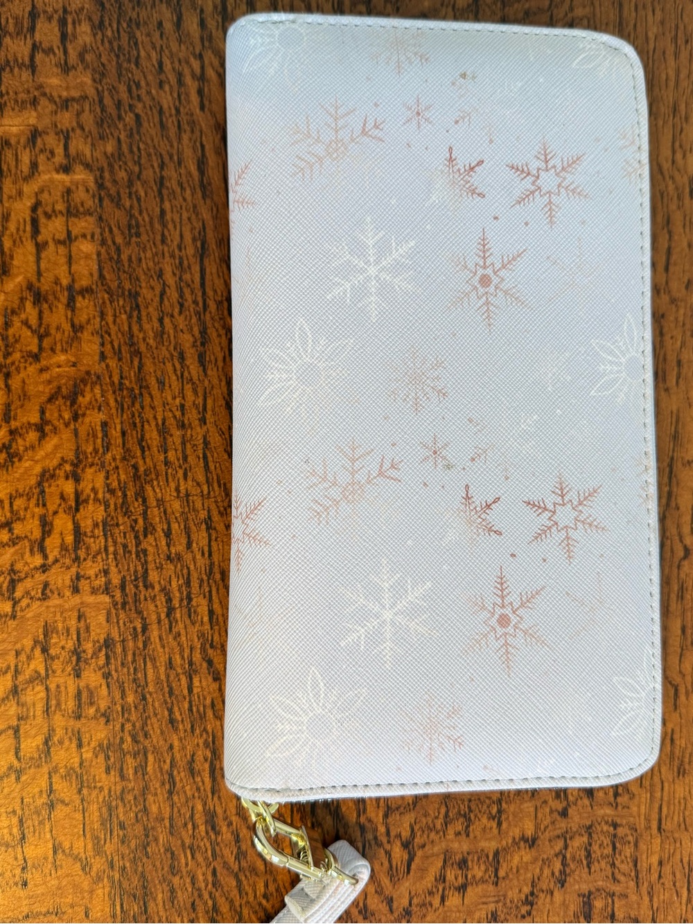 Betsey Johnson Rose Gold Snowflake Wristlet-Like New - Picture 4 of 12